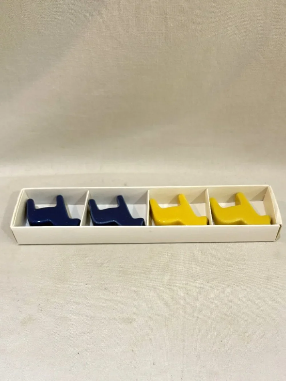 IKEA SNABBAKAT Pottery Dalla Horse Chopstick Rest Set of 4 NIB Blue Yellow